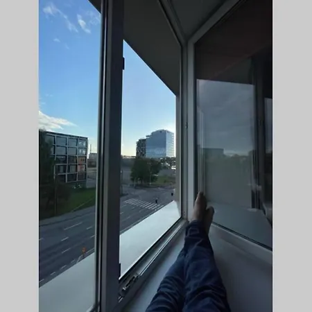 Cosy Close To Center *